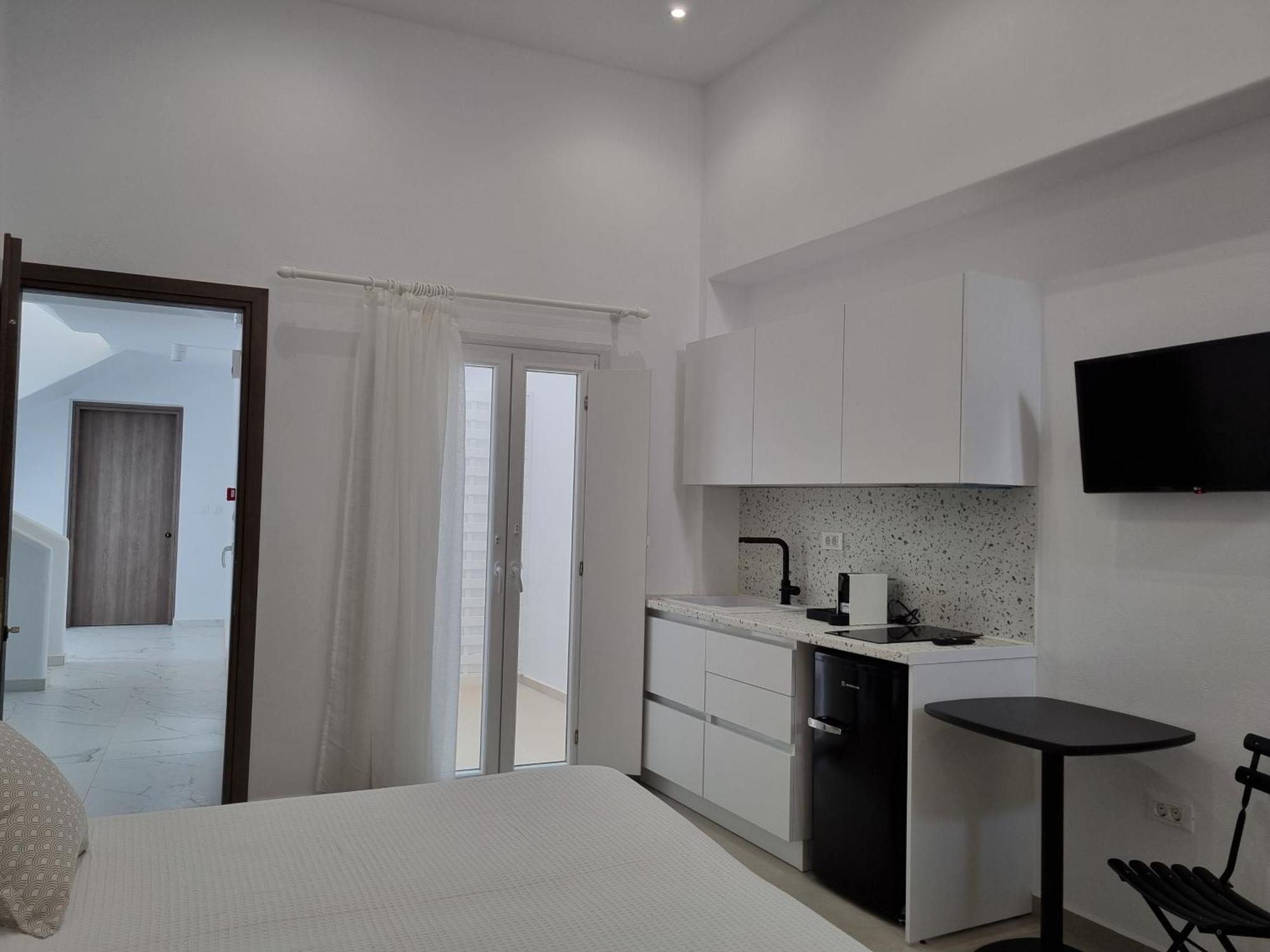 Agia Anna  Majo Suites Hotel מראה חיצוני תמונה