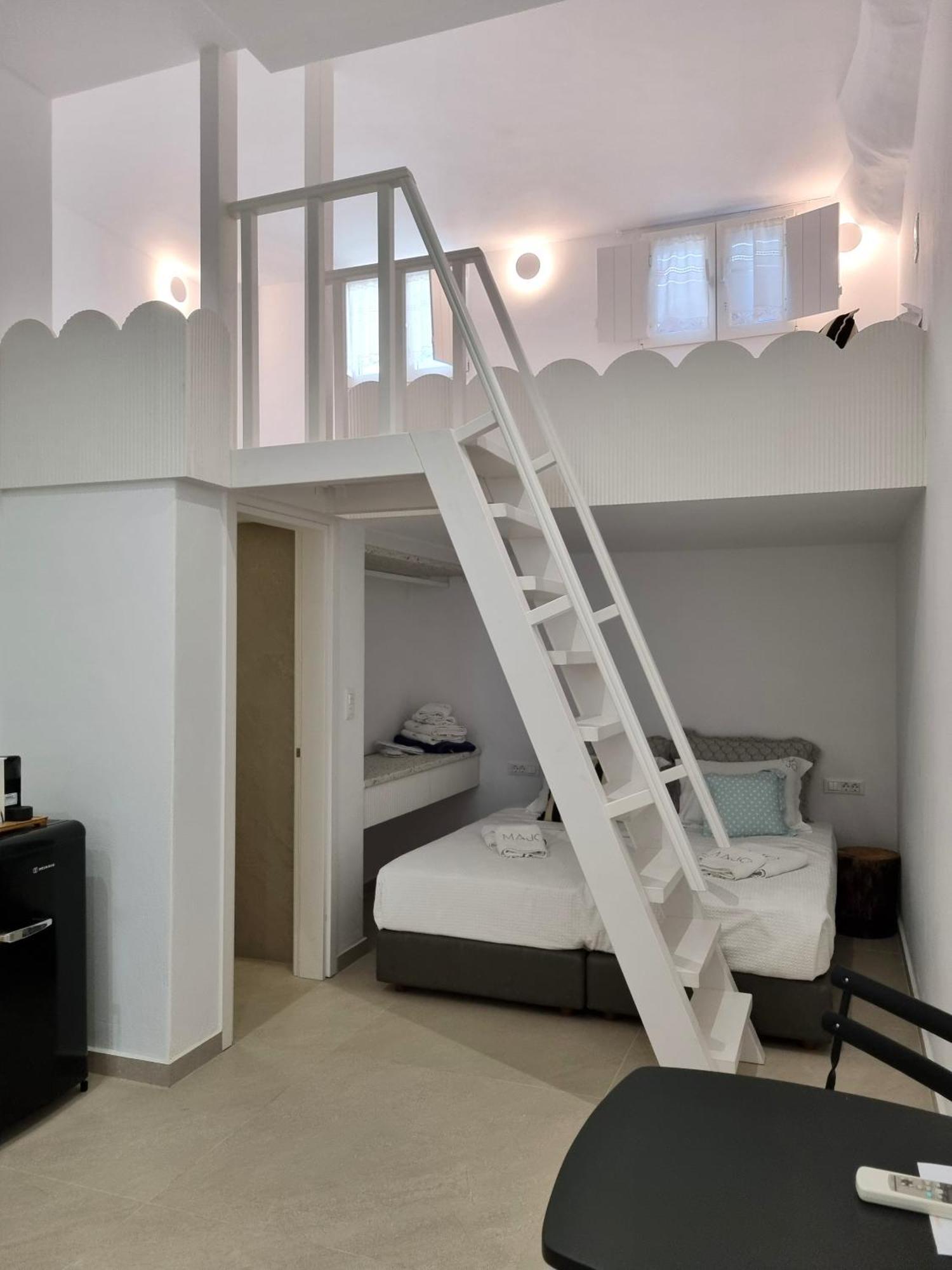 Agia Anna  Majo Suites Hotel מראה חיצוני תמונה